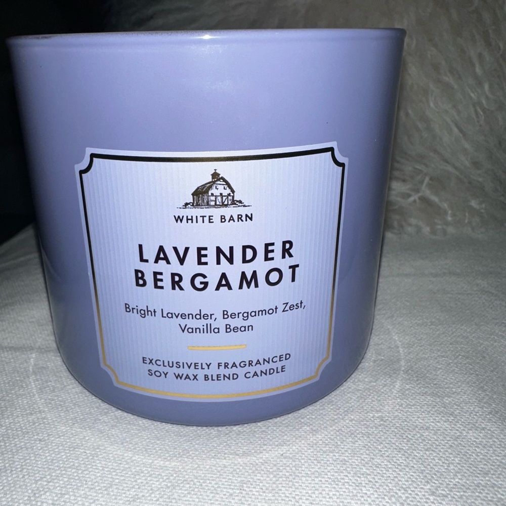 White Barn Lavender Bergamot Candle - Soft Lavender Jar